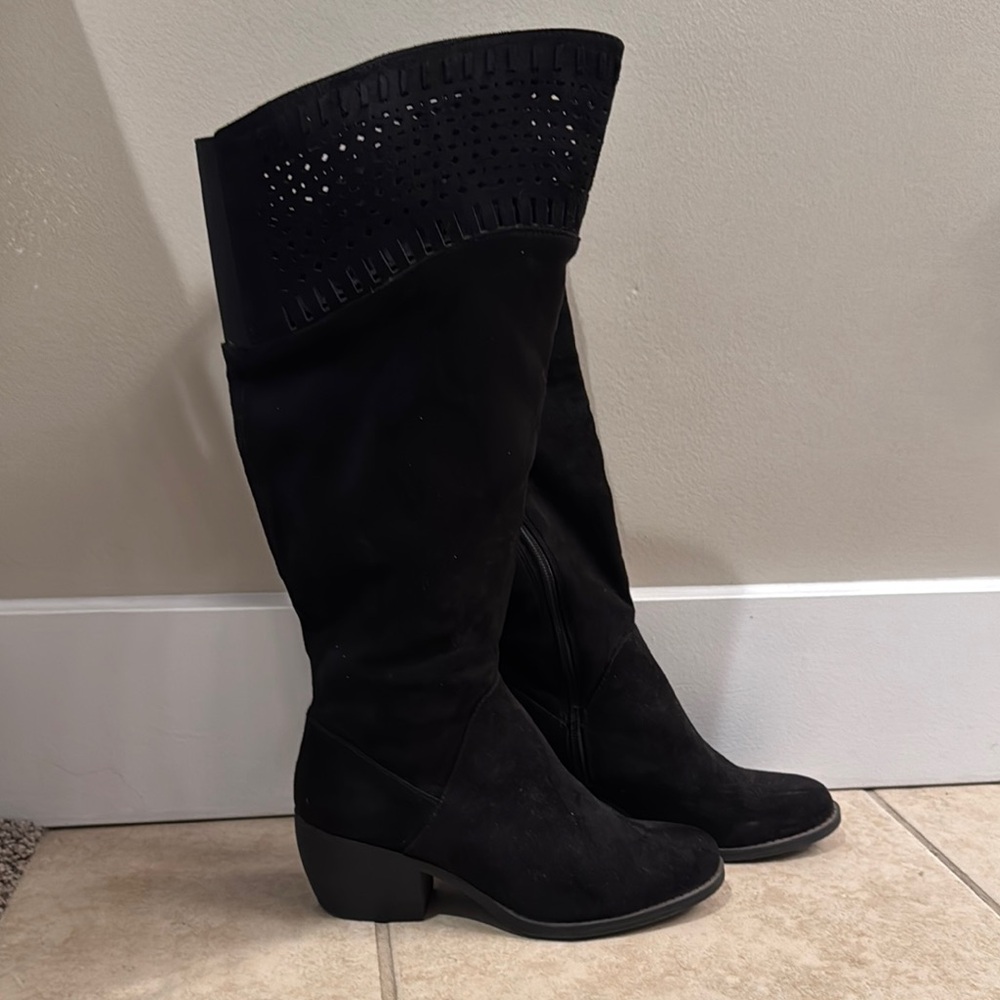 R2 Black Over the Knee Boots with Rounded Toe